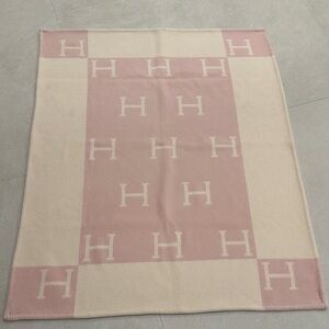 Hermes Avalon blanket